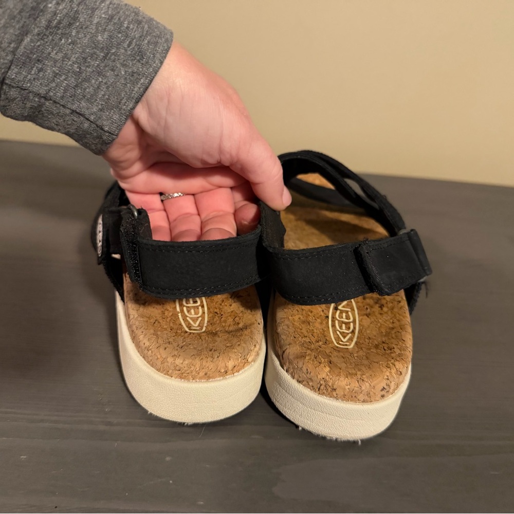 Keen Black Cork-Trim Crisscross Sandals - Picture 6 of 9